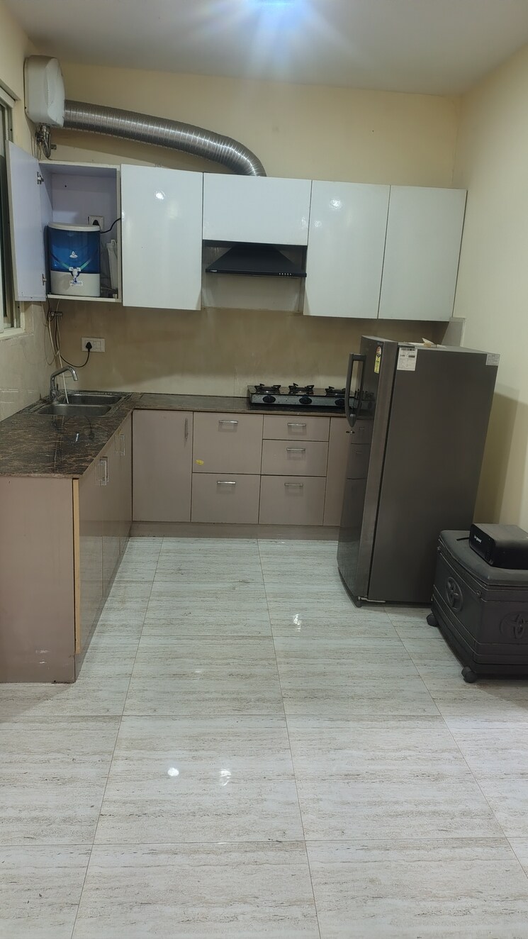 Bathroom, surendra-avenue-69 2 Bedroom 900 Sq.Ft. Apartment In Sector 69 Gurgaon 9729656