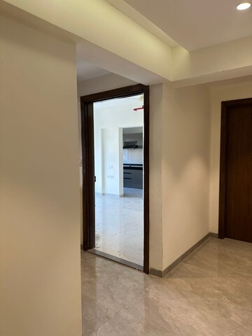 Room in 1 BHK Apartment at Veer Signature, Andheri West – for Rent