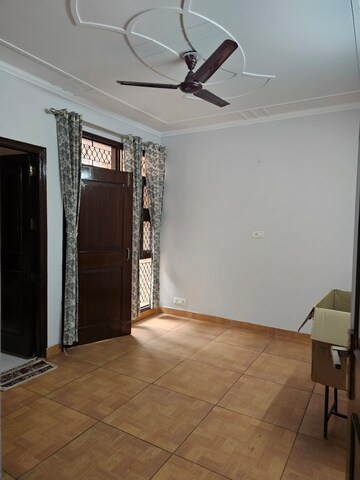 Room in 2 BHK Apartment at Sector 10 Dwarka – for Sale