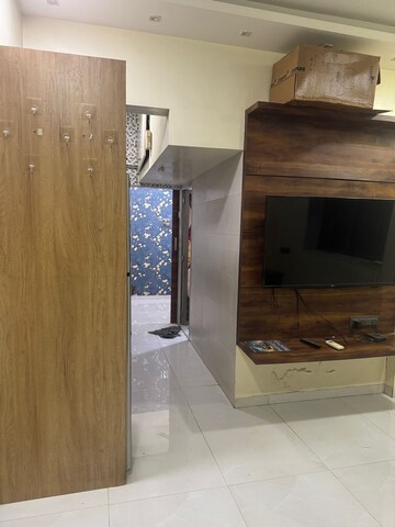 Room in 1 RK Apartment at Santacruz East – for Rent