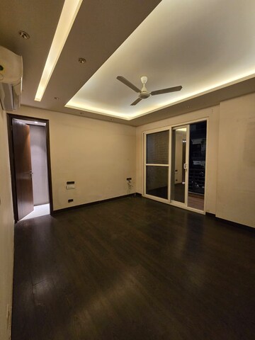 Room in 3 BHK Builder Floor at Ansal Sushant Apartments, Sushant Lok I – for Rent