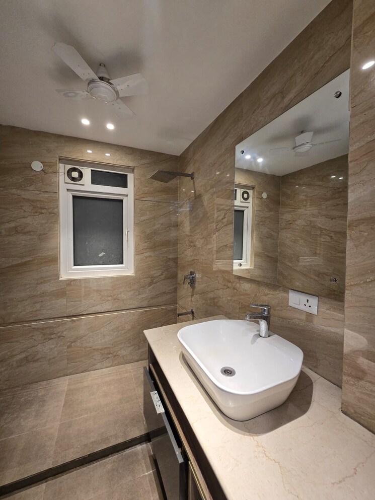 Bathroom, ansal-sushant-apartments 3 Bedroom 300 Sq.Ft. Builder Floor In Sushant Lok I Gurgaon 9729703
