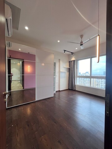 Room in 3 BHK Apartment at VTP Solitaire, Baner – for Rent