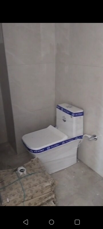 Bathroom in 1 RK Apartment at Sunlight Apartments Sector 44, Sector 44 – for Rent