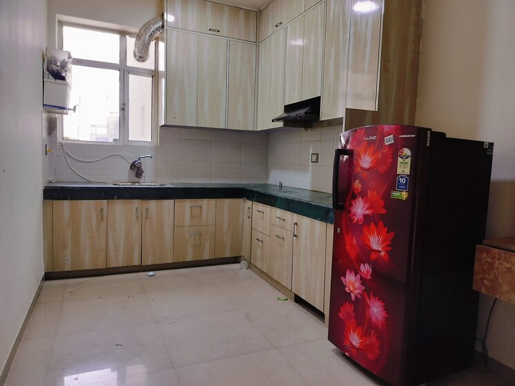 Kitchen, rof-aalayas-phase-2 3 Bedroom 864 Sq.Ft. Apartment In Sector 102 Gurgaon 9729743