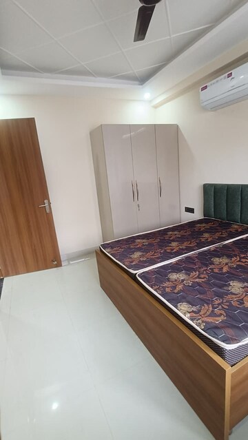 Bedroom in 1 BHK Builder Floor at Sector 21 – for Rent
