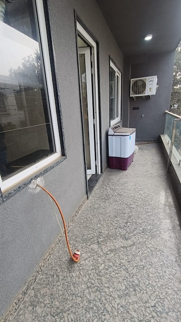 Balcony in 1 BHK Builder Floor at Sector 21 – for Rent