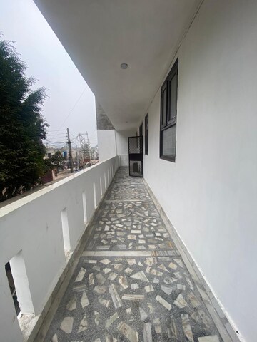 Balcony in 2 BHK Builder Floor at Green Fields Colony – for Rent