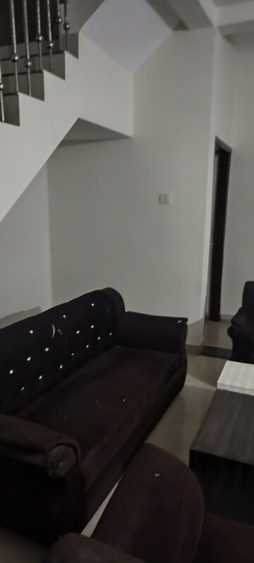 Furnished Amenities in 3 BHK Independent House at Pachpedi Naka – for Rent