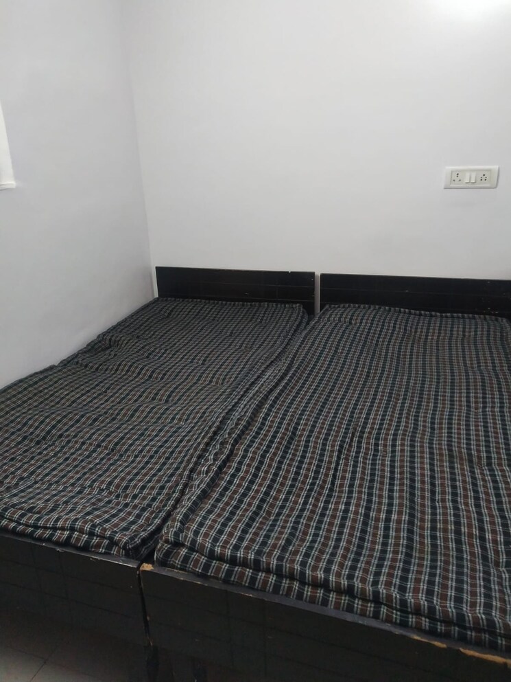 Cover Image, sector 12 1 Bedroom 500 Sq.Ft. Independent House In Sector 12 Noida 9729809