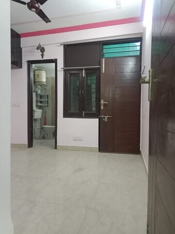Room in 2 BHK Builder Floor at Saket – for Rent