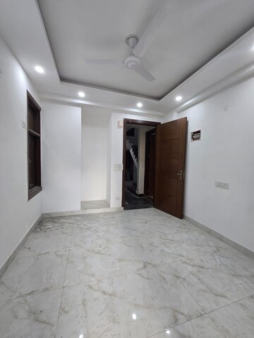 Room in 1 BHK Apartment at Saket – for Rent