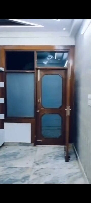 Furnished Amenities in 2 BHK Builder Floor at Vaishali Sector 2 – for Sale