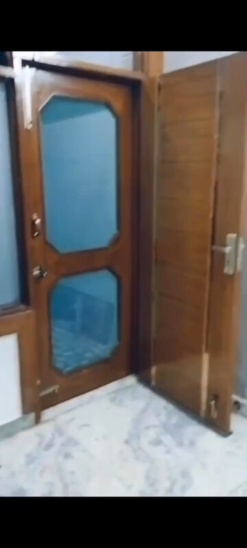 Furnished Amenities in 2 BHK Builder Floor at Vaishali Sector 2 – for Sale