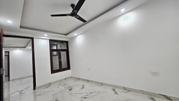 Room in 2 BHK Apartment at Saket – for Rent