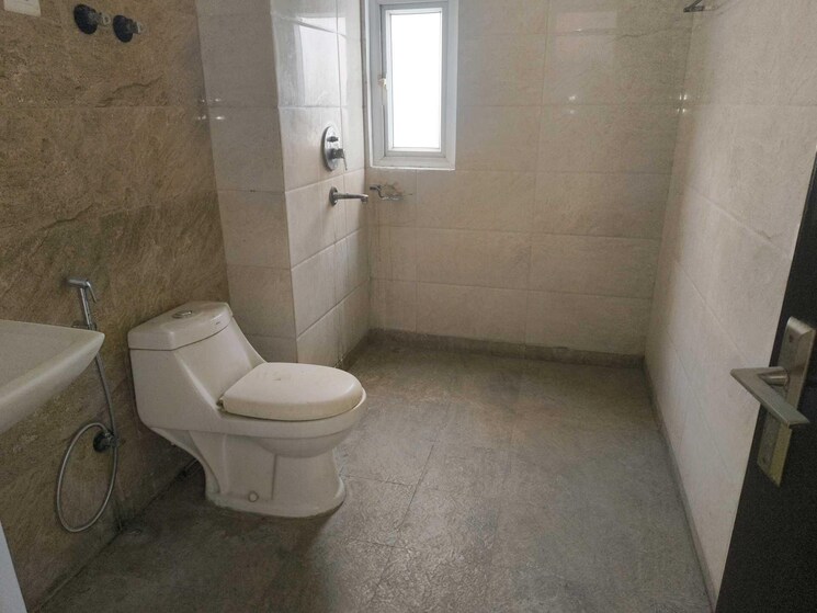 Bathroom, gulshan-vivante 3 Bedroom 1436 Sq.Ft. Apartment In Sector 137 Noida 9729882