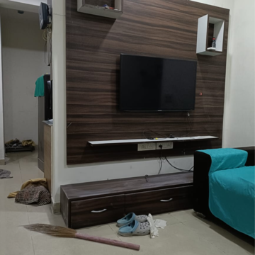 Furnished Amenities in 2.5 BHK Apartment at Gaur City 2 - 12th Avenue, Sector 16c Greater Noida – for Rent