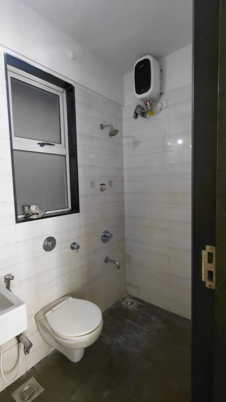 Bathroom, vasant-fiona 2 Bedroom 650 Sq.Ft. Apartment In Pokhran Road No Two Thane 9729934