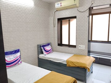 Bedroom in  Pg at Santacruz East – for Rent