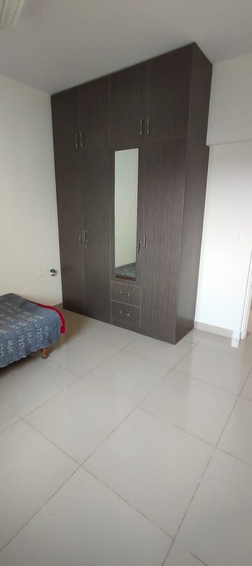 Room in 2 BHK Apartment at Bendre Nagar – for Rent