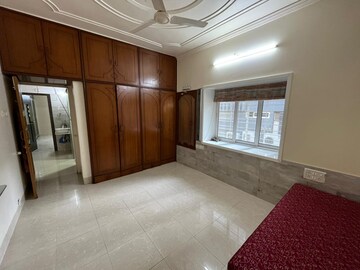 Bedroom in 4 BHK Apartment at Shivajinagar – for Rent