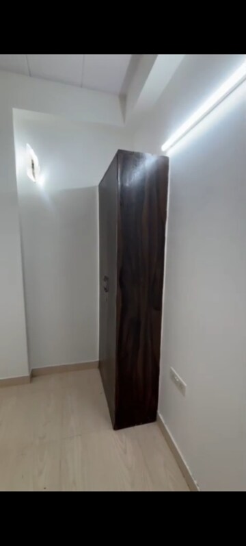 Furnished Amenities in 3 BHK Builder Floor at Vaishali Sector 4 – for Sale