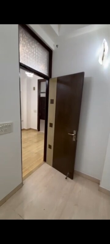 Room in 3 BHK Builder Floor at Vaishali Sector 4 – for Sale