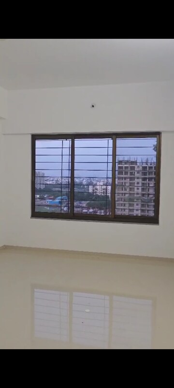 Room in 3 BHK Apartment at Greens Laurel, Thergaon – for Rent