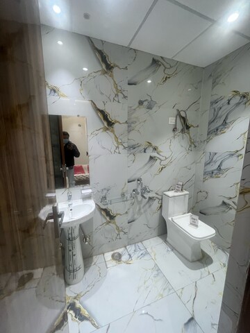 Bathroom in 2 BHK Builder Floor at Ashoka NCR Green Extension, Aimnabad – for Sale