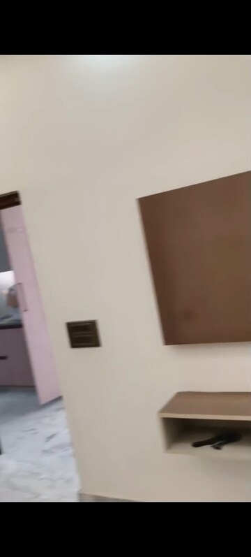 Furnished Amenities in 3 BHK Builder Floor at Vaishali Sector 5 – for Sale