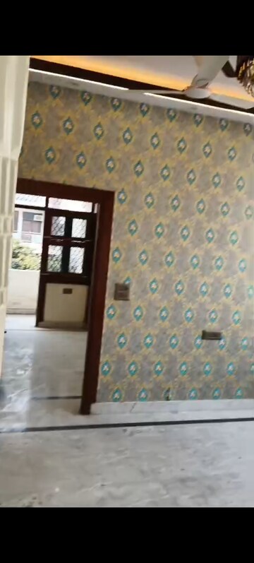 Room in 3 BHK Builder Floor at Vaishali Sector 5 – for Sale