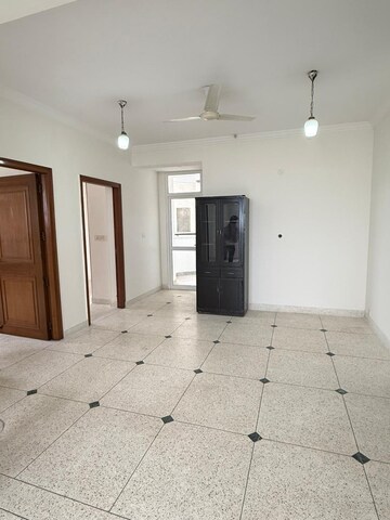 Building Lobby in 3 BHK Apartment at Unitech Ivory Towers, Sector 40 – for Rent