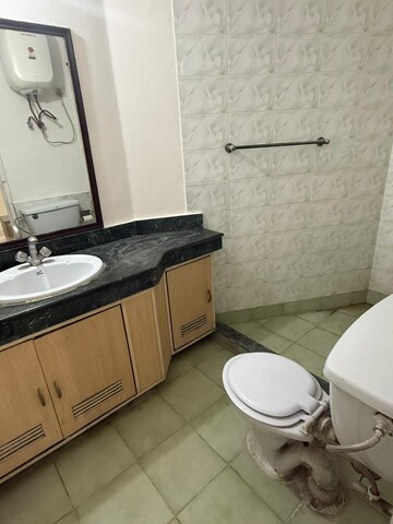 Bathroom in 3 BHK Apartment at Unitech Ivory Towers, Sector 40 – for Rent