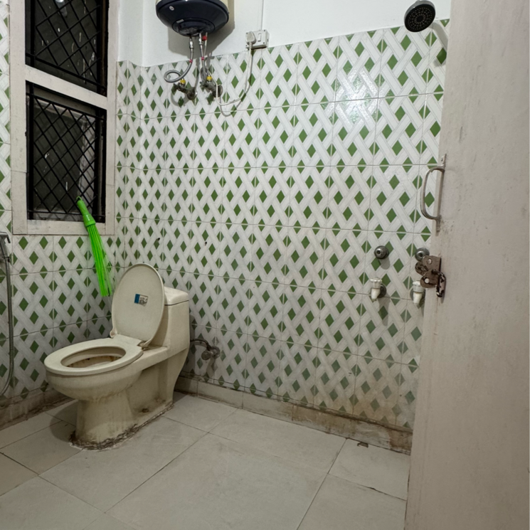 Bathroom, chattarpur 2 Bedroom 850 Sq.Ft. Builder Floor In Chattarpur Delhi 9730071