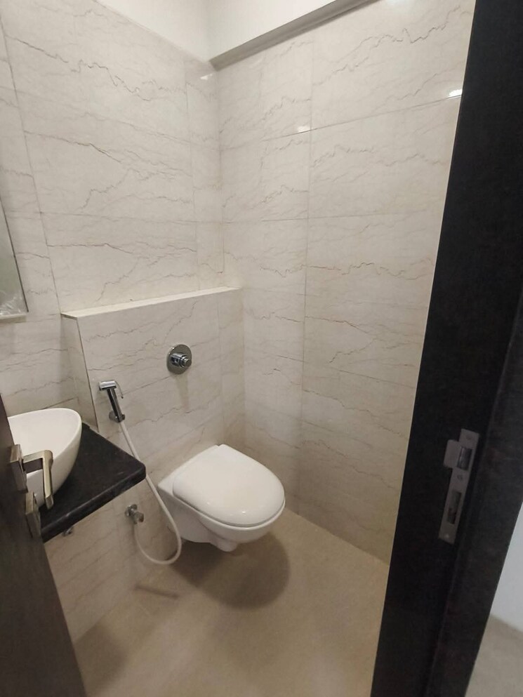 Bathroom, platinum-casa-millennia 1 Bedroom 380 Sq.Ft. Apartment In Andheri West Mumbai 9730081