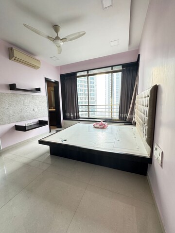 Bedroom in 3 BHK Apartment at Goregaon East – for Rent