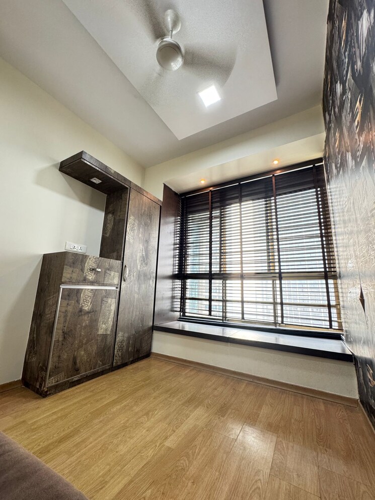 Room, goregaon east 3 Bedroom 1430 Sq.Ft. Apartment In Goregaon East Mumbai 9730077