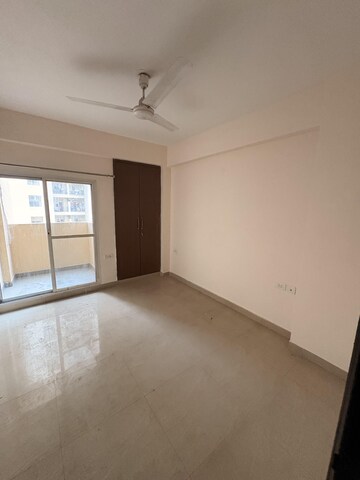 Room in 3 BHK Apartment at Exotica Fresco, Sector 137 – for Rent
