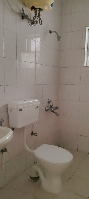 Bathroom in 3 BHK Apartment at Nagarjuna Green Ridge, Hsr Layout – for Rent