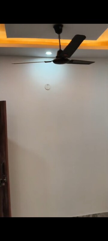 Room in 1 BHK Builder Floor at Vaishali Sector 6 – for Sale