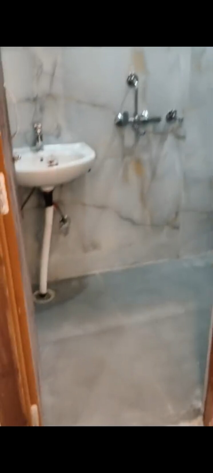 Bathroom, vaishali sector 6 1 Bedroom 650 Sq.Ft. Builder Floor In Vaishali Sector 6 Ghaziabad 9730132