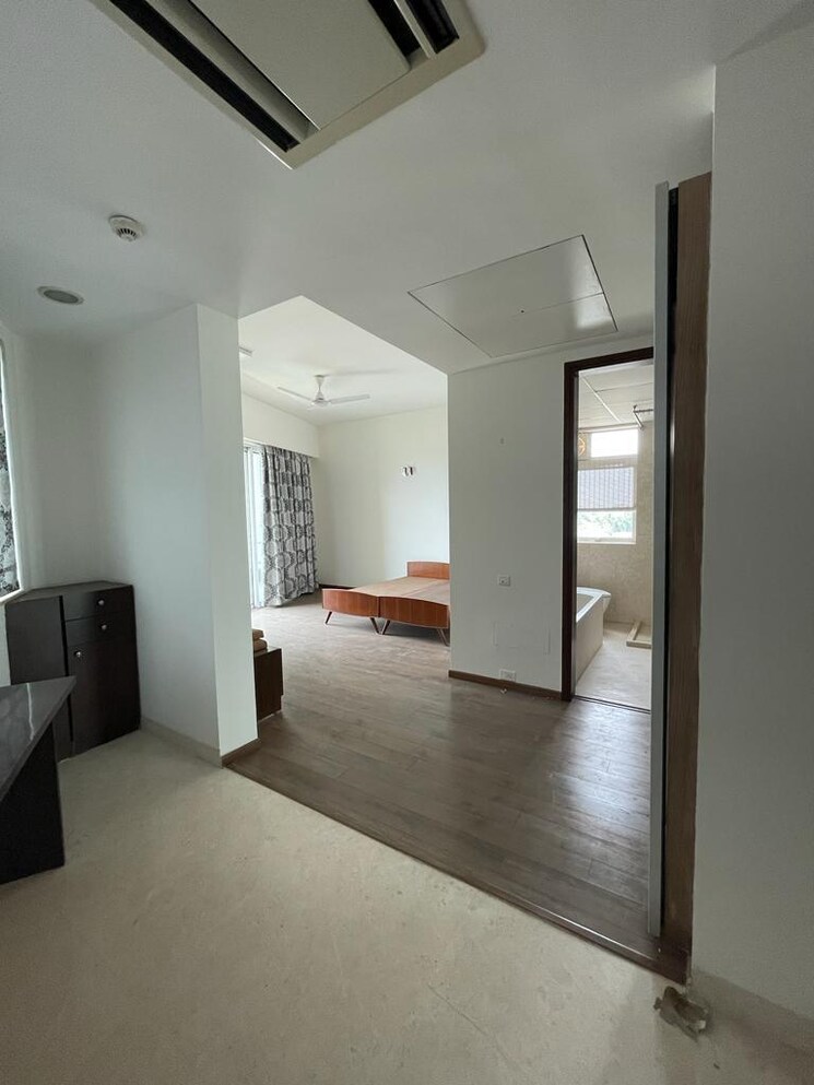 Room, brigade-crescent 4 Bedroom 4290 Sq.Ft. Apartment In Frazer Town Bangalore 9730287