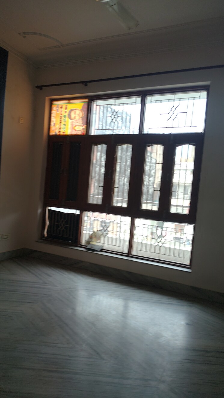 Room, sector 55 2 Bedroom 1110 Sq.Ft. Independent House In Sector 55 Noida 9730290