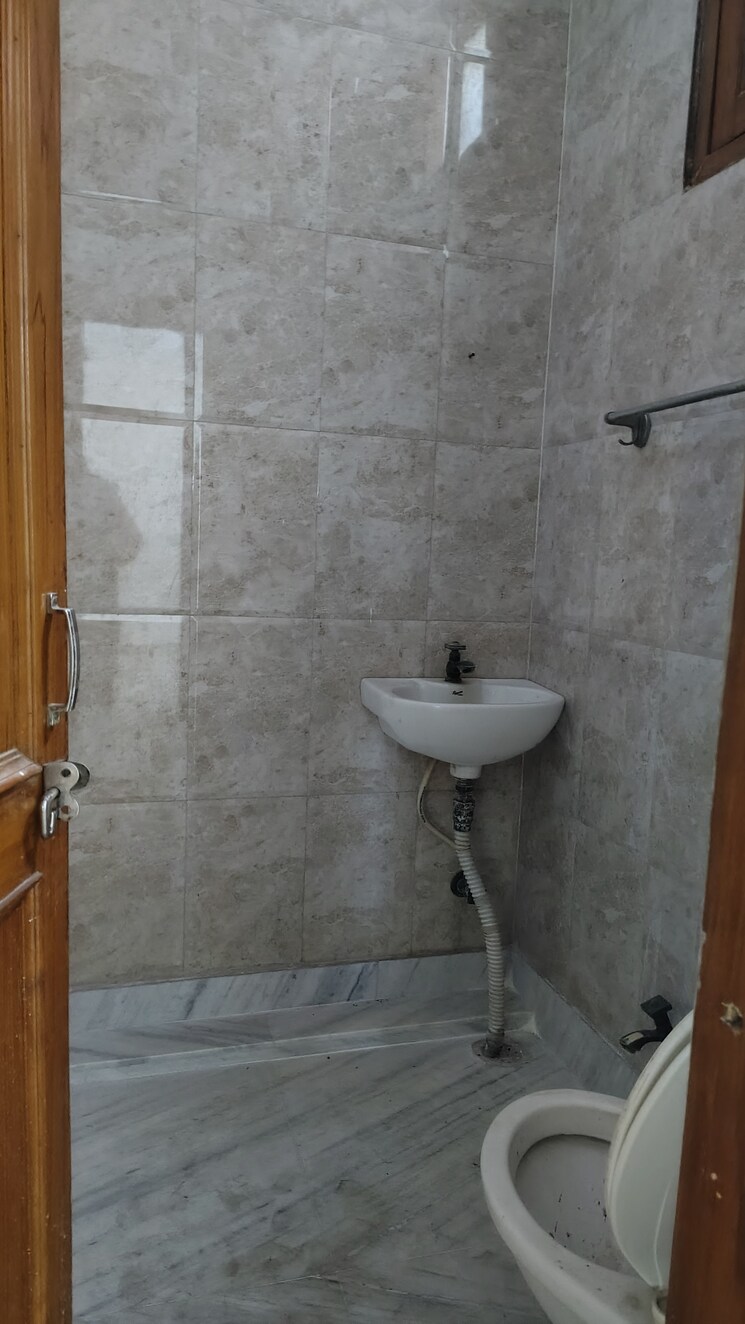 Bathroom, sector 55 2 Bedroom 1110 Sq.Ft. Independent House In Sector 55 Noida 9730290