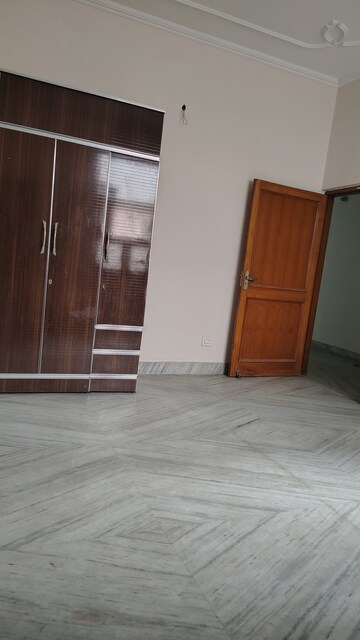 2 BHK Independent House For Rent in Sector 55