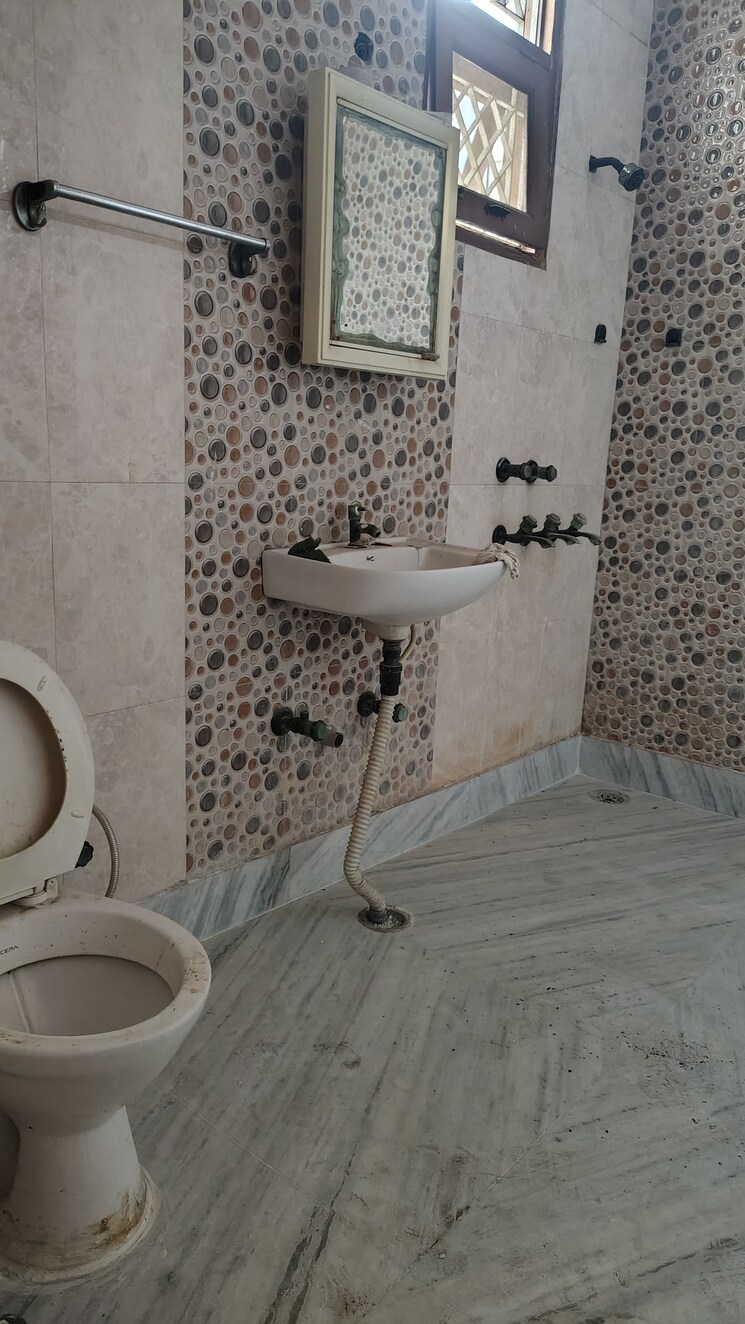 Bathroom, sector 55 2 Bedroom 1110 Sq.Ft. Independent House In Sector 55 Noida 9730290