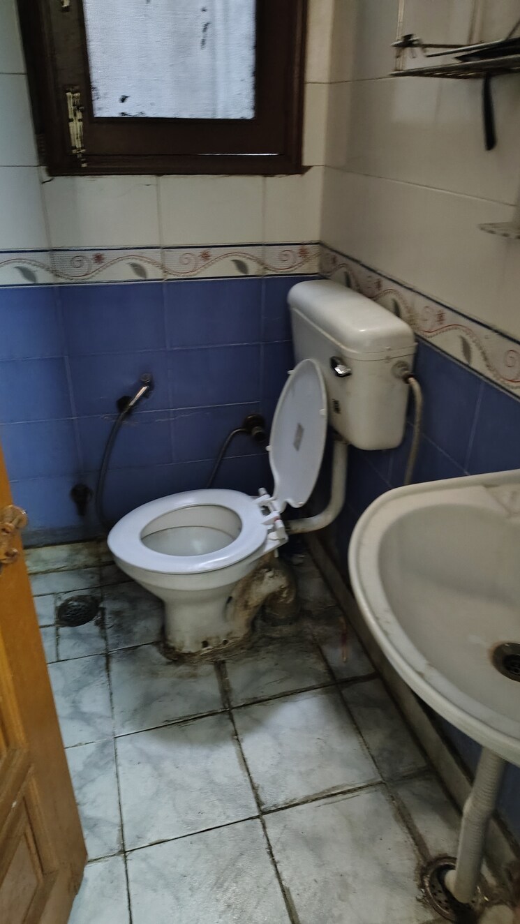 Bathroom, sector 55 2 Bedroom 1110 Sq.Ft. Independent House In Sector 55 Noida 9730296