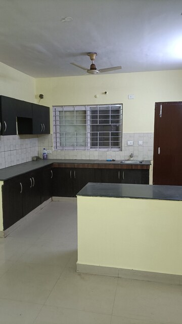 Kitchen in 3 BHK Apartment at Gomti Nagar – for Rent