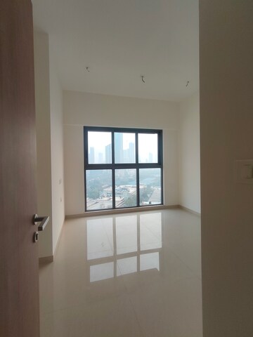 Room in 2 BHK Apartment at Lodha Vista, Lower Parel – for Rent