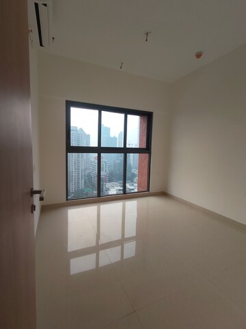 Room in 2 BHK Apartment at Lodha Vista, Lower Parel – for Rent